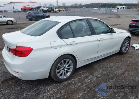 2018 BMW 320I xDrive z USA, uszkodzony, nr VIN WBA8A3C53JA492475